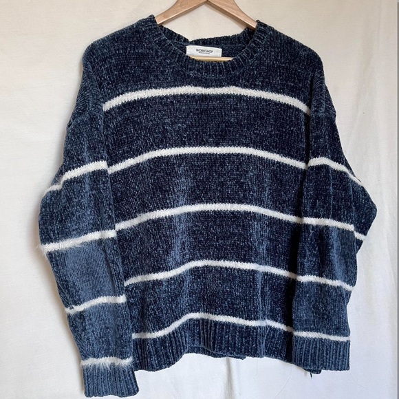 Soft Cable Knit Sweater Pullover - Picture 3 of 4